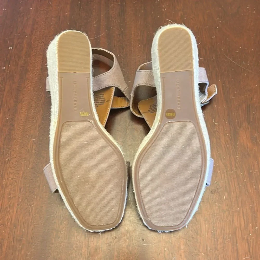 Lucky Brand Tan wedge Sandals Size 8 1/2 M NWOT